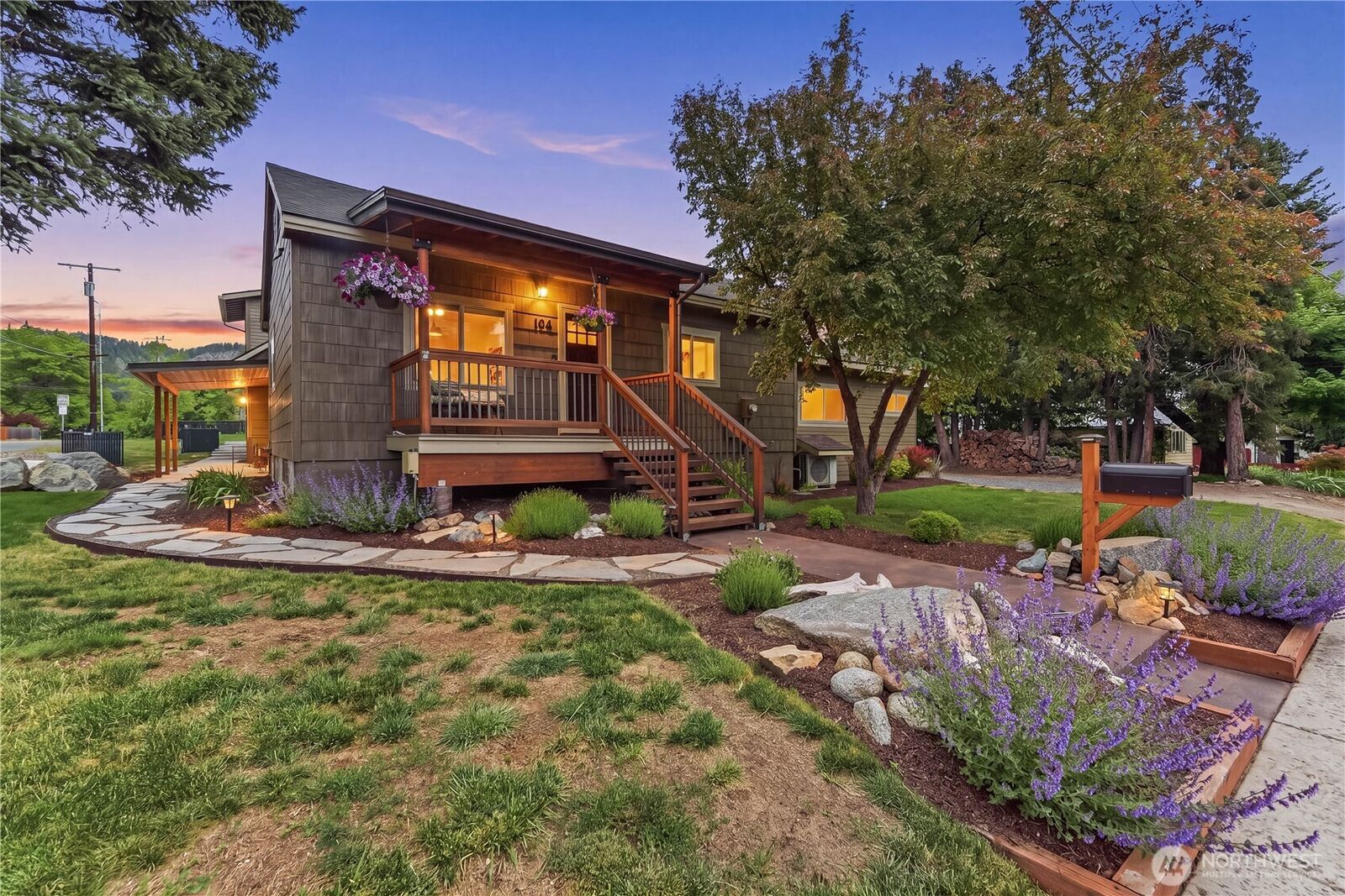 Property Photo: 106 Evans Street WA 98826