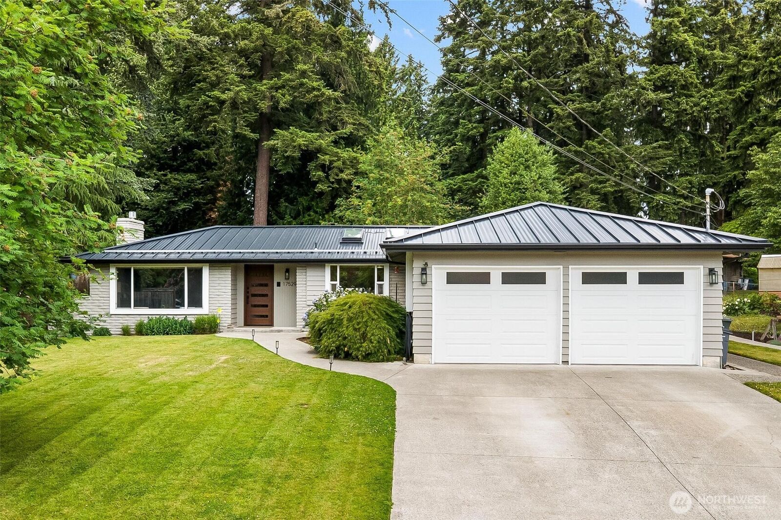Property Photo: 17529 93rd Avenue NE WA 98011