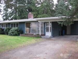 Property Photo:  635  Hoquiam Avenue NE  WA 98059 