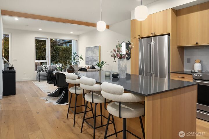 Property Photo:  1806 E Mercer Street  WA 98112 