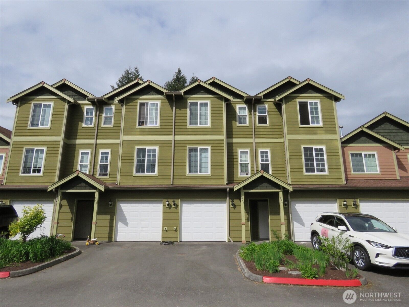 Property Photo: 853 Garden Green Place 853 WA 98294