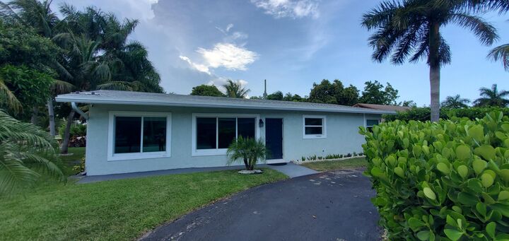 Property Photo:  3800 NE 4th Avenue  FL 33064 