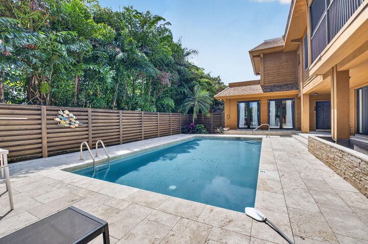 Property Photo:  122 Andrews Avenue B  FL 33483 