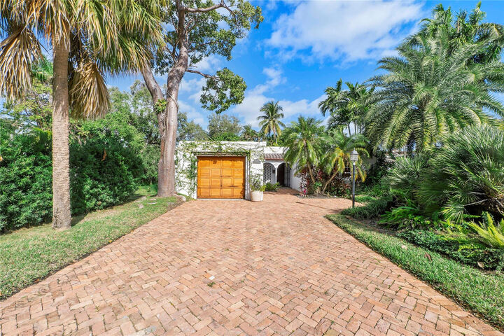 Property Photo:  1615 SE 4th Street  FL 33301 