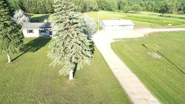 Property Photo:  5236 110th Avenue  MI 49631 