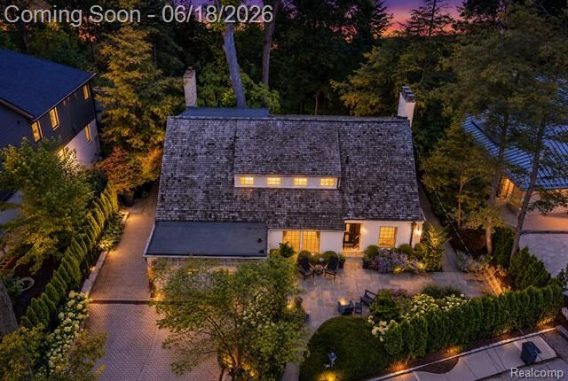 Property Photo:  951 Twin Oaks Lane  MI 48009 