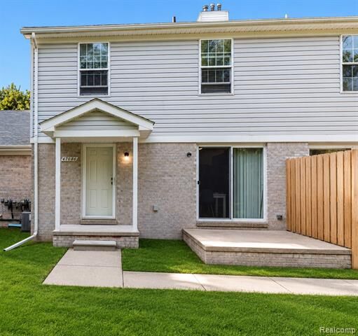 Property Photo: 47086 Auburn Court MI 48317
