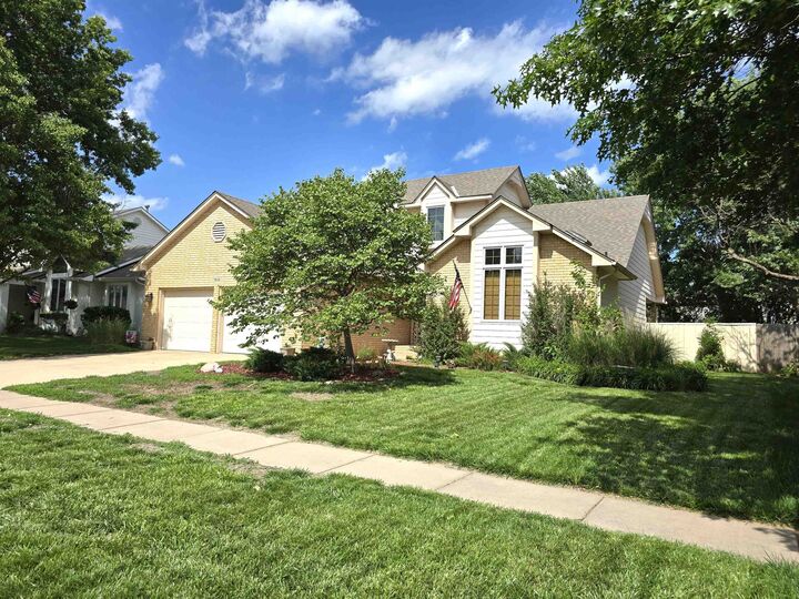 Property Photo:  1842 N Valleyview St  KS 67212 