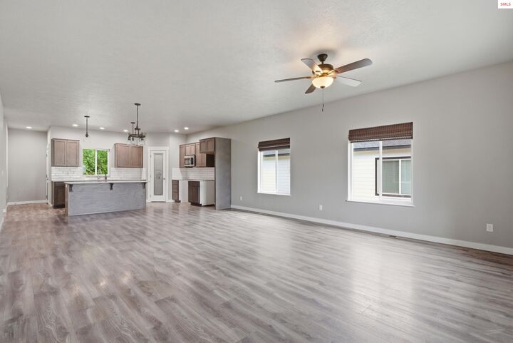 Property Photo:  106 11th St  ID 83856 