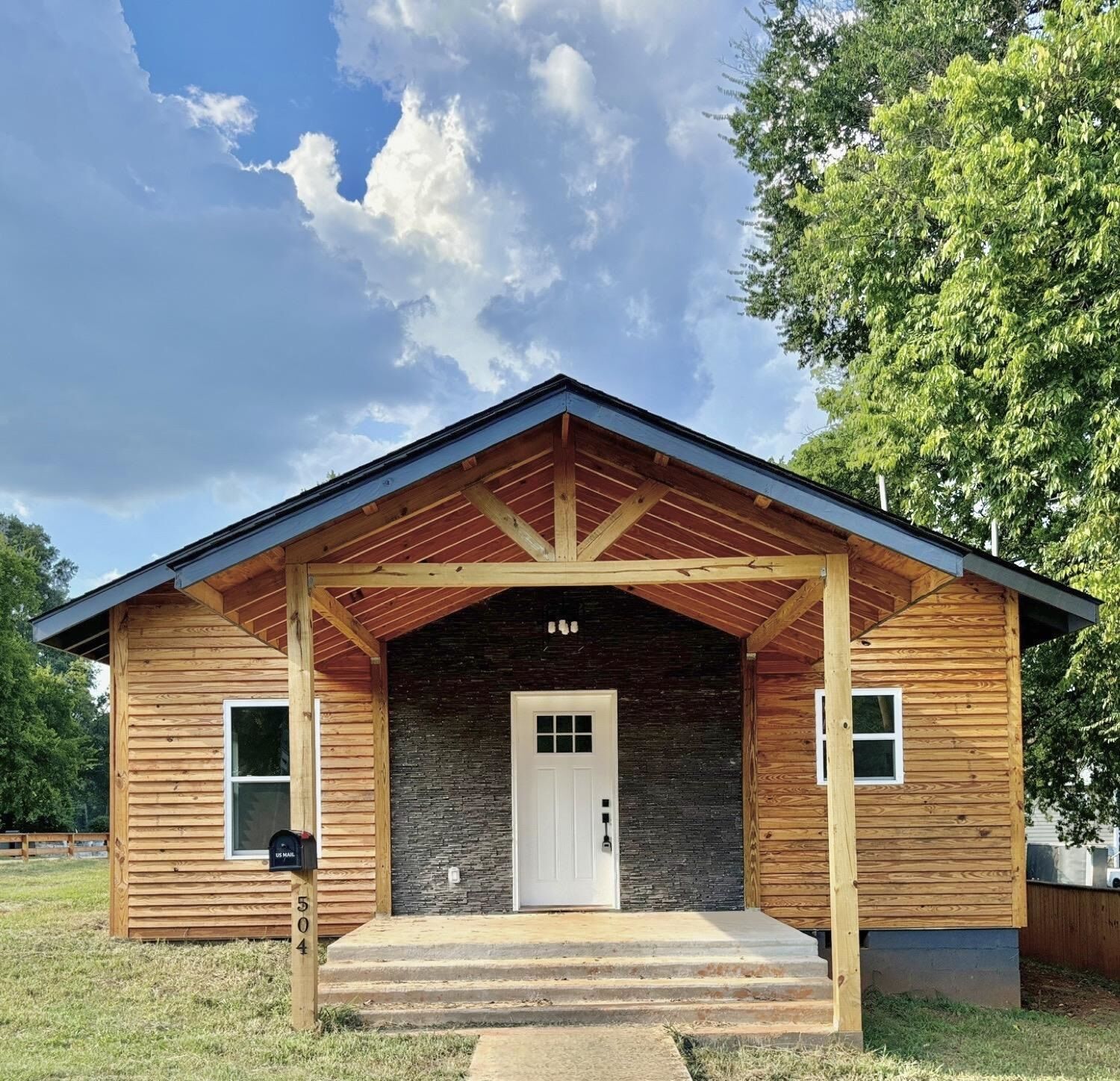Property Photo:  504 Austin Ave  AL 35660 