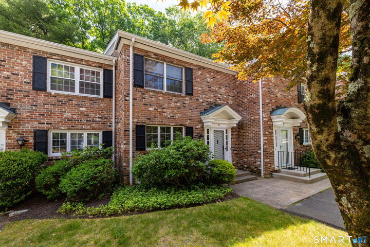 Property Photo:  16 Tunxis Village 16  CT 06032 