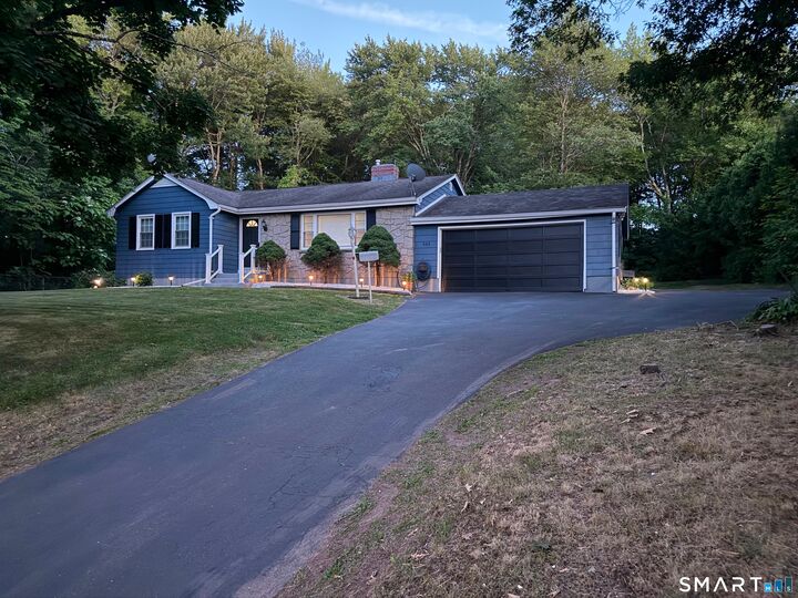 Property Photo:  665 Bloomfield Avenue  CT 06095 