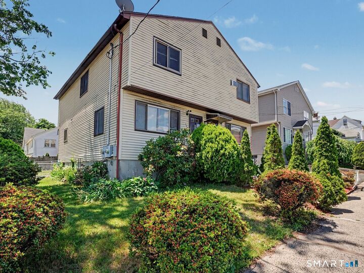 Property Photo:  160 Granfield Avenue  CT 06610 