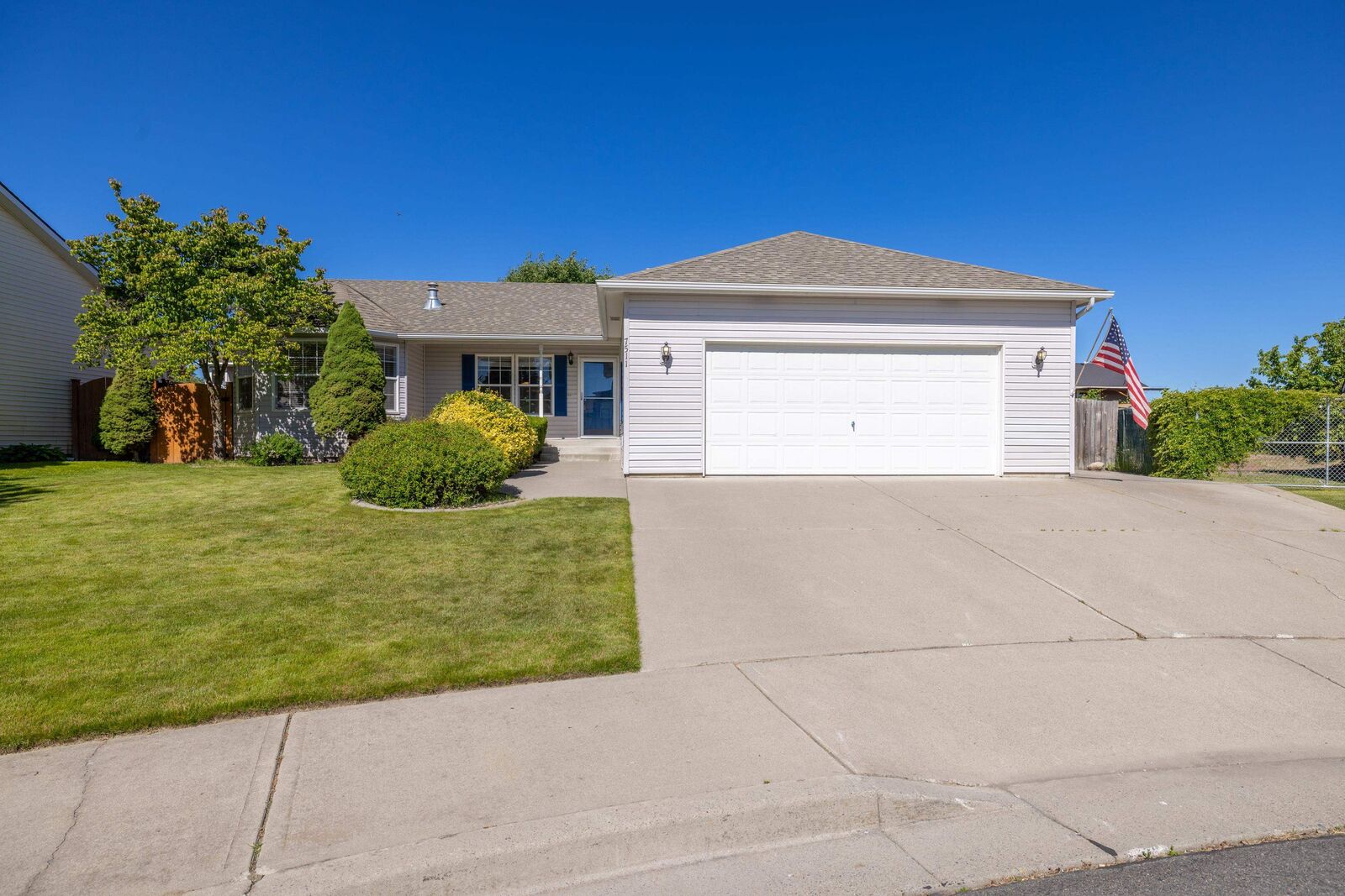 Property Photo: 7511 N Magnolia Ct WA 99217