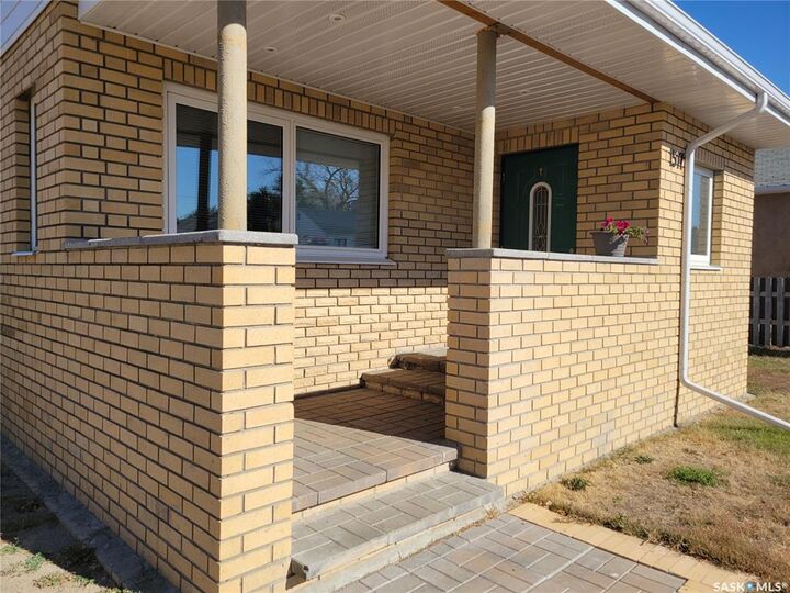 Property Photo: 1517 3rd Street SK S4A 0S5