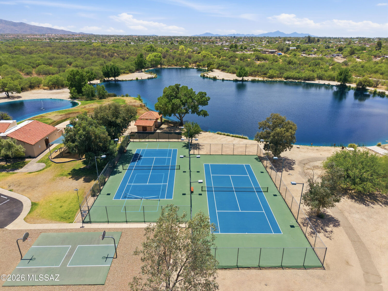 Property Photo: 9796 E Rock Ridge Court AZ 85749