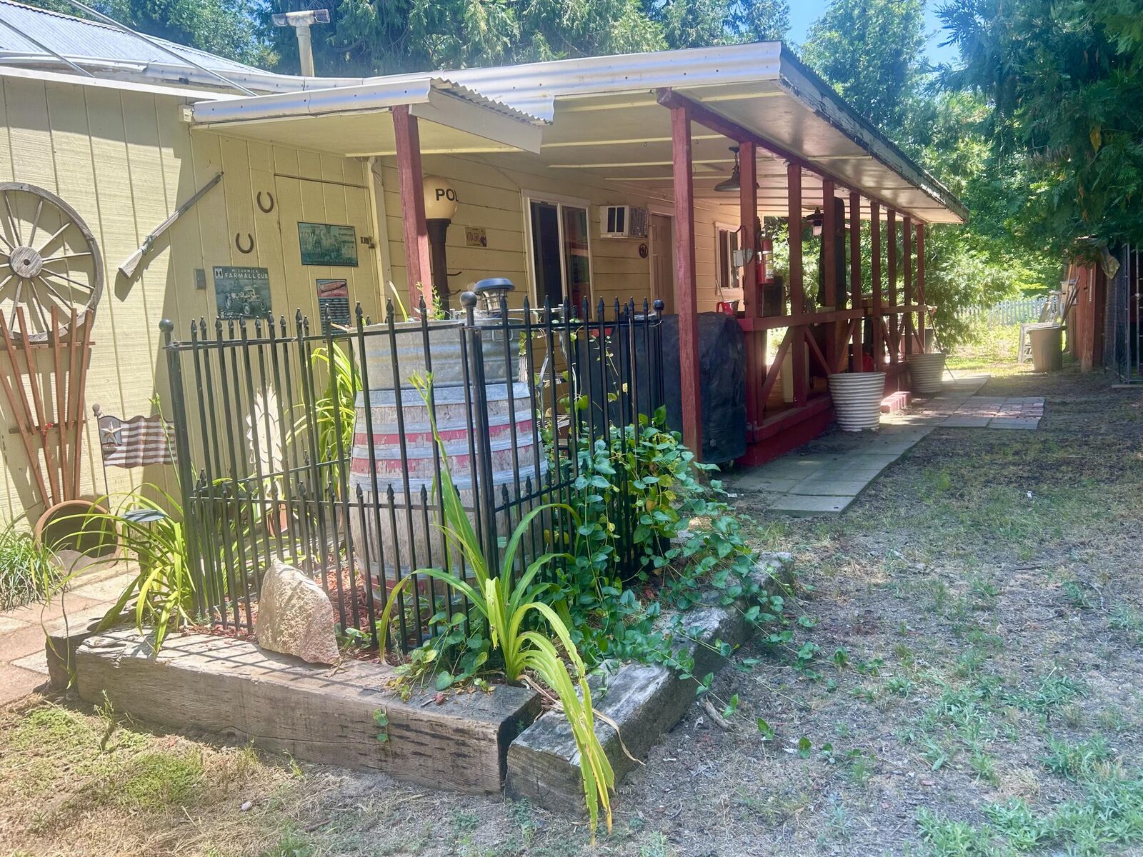 Property Photo:  44079 Pine Flat Drive  CA 93207 