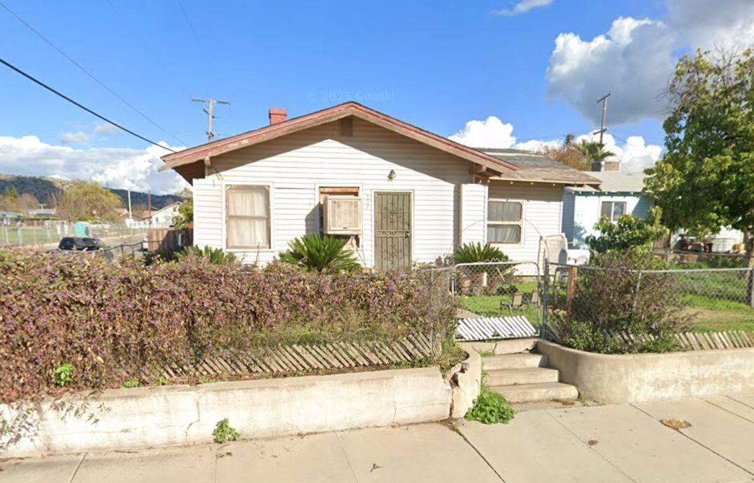 Property Photo: 352 N Murry Street CA 93257