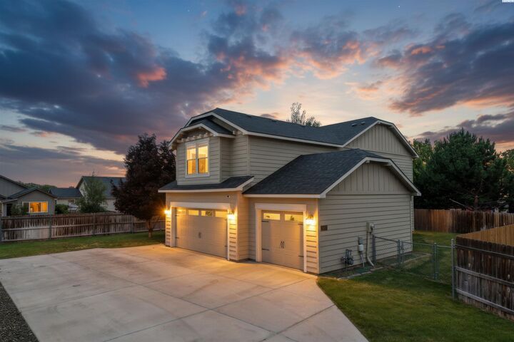 Property Photo:  2822 S Hartford  WA 99337 