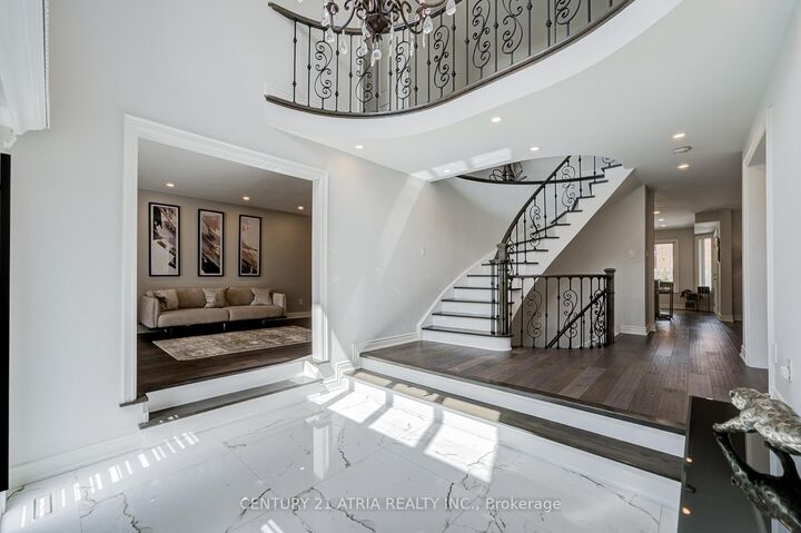 Property Photo:  399 Tareyton Road  ON L4C 3X8 