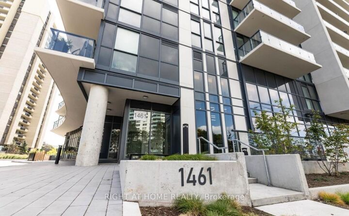 Property Photo: 1461 Lawrence Ave W Avenue 1801 ON M6L 1B3