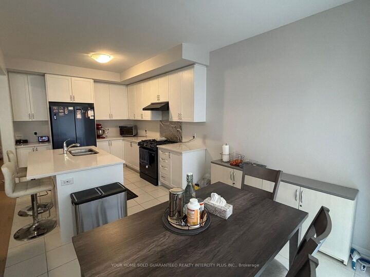 Property Photo:  32 Crossmore Crescent  ON N1S 0C7 