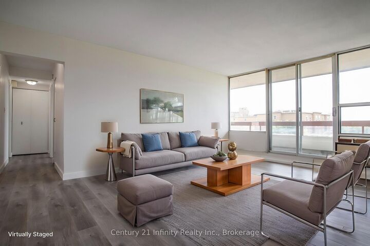 Property Photo: 50 Richmond Street E 422 ON L1G 7C7