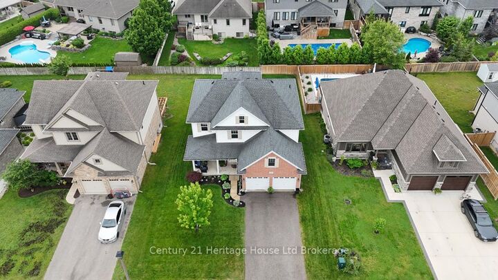 Property Photo:  29 Brookside Lane  ON N4G 0A1 
