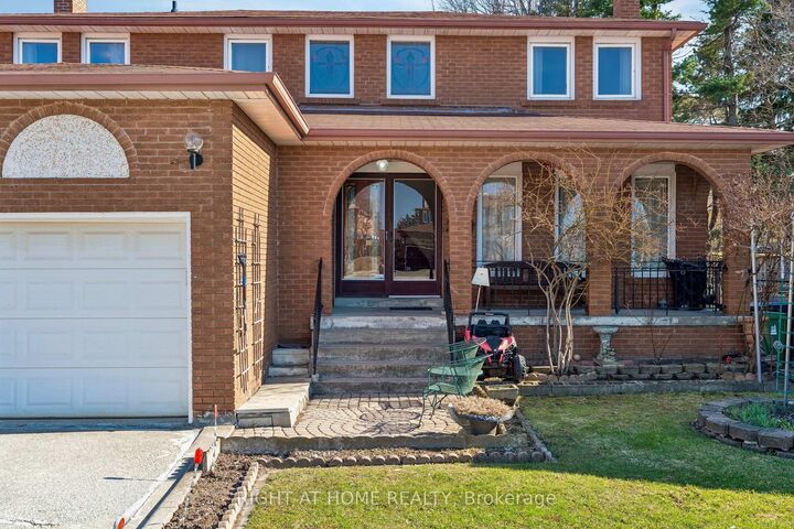 Property Photo: 16 Ascolda Boulevard ON M1J 2N7