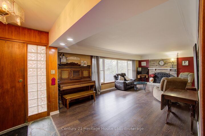 Property Photo:  252 Durham Road W  ON N0G 1R0 