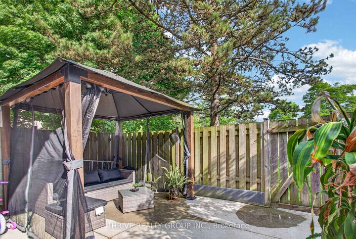 Property Photo: 1855 Aldersbrook Road 12 ON N6G 4R7