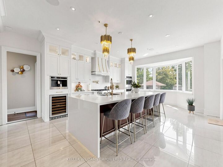 Property Photo: 75 Rachelle Court ON L4L 1A6