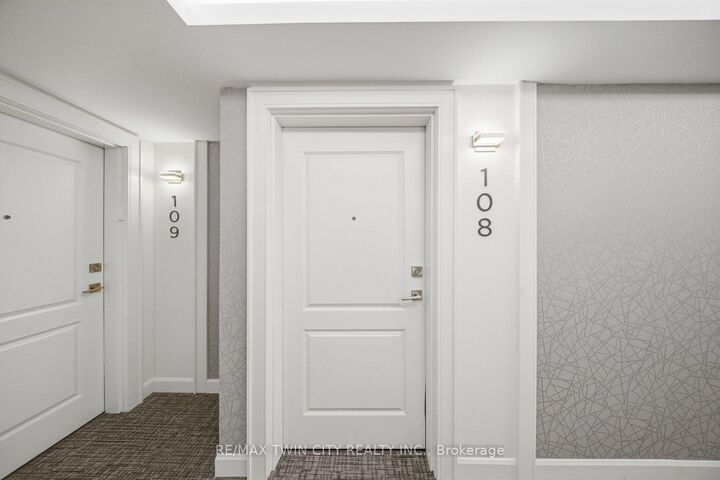 Property Photo: 34 Norman Street 108 ON N3R 2Y1