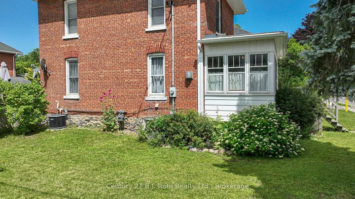 Property Photo: 33 Sussex Street S ON K9V 3E7