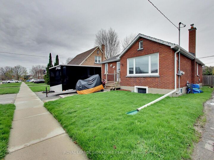 Property Photo: 102 Central Park Boulevard N ON L1G 5Y5