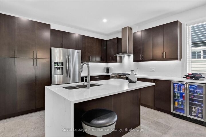Property Photo: 645 Goodwin Terrace ON K9J 0H6