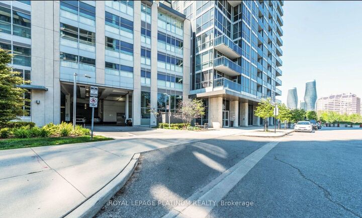 Property Photo: 223 Webb Drive 1202 ON L5B 0E8