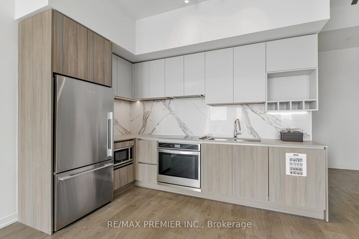 7 Buttermill Avenue Th17 — photo 1