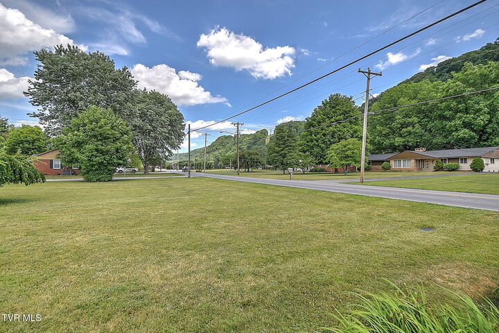 Property Photo:  1121 Broad Street  TN 37643 