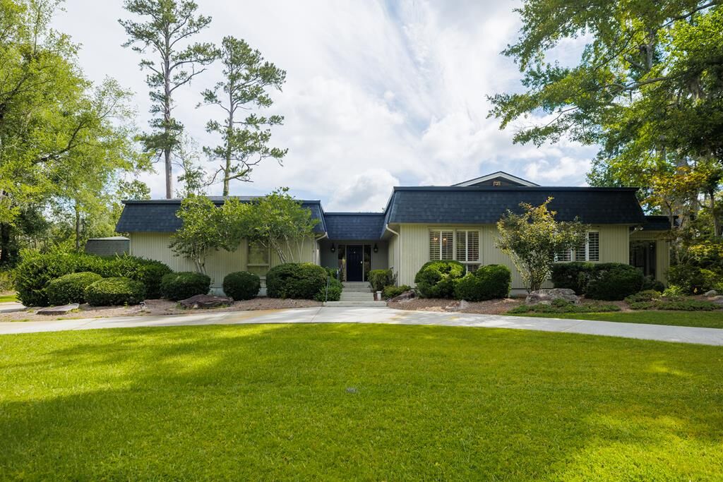 Property Photo:  808 Millpond Rd  GA 31602 