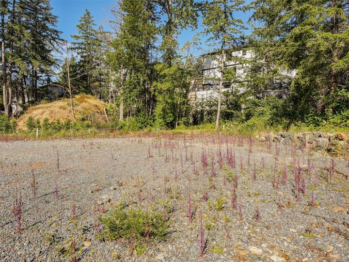 Property Photo: 2183 Yucca Pl BC V9B 6C4