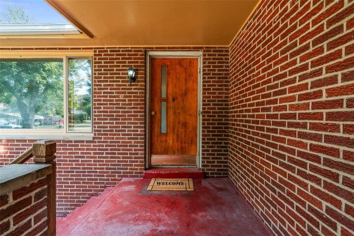 Property Photo: 111 Hickory Dr PA 15010