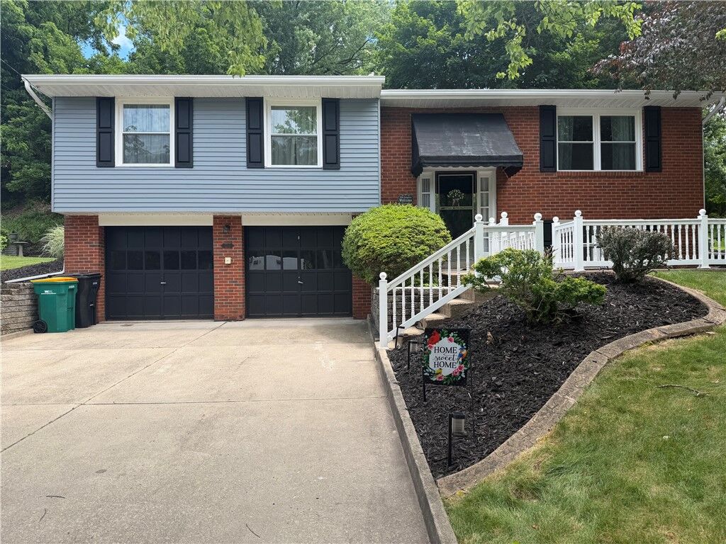 Property Photo: 556 Sangree Rd PA 15237