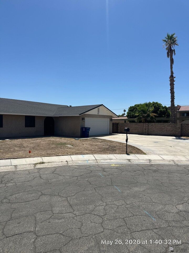 Property Photo: 1401 E Kuns Ct AZ 85365