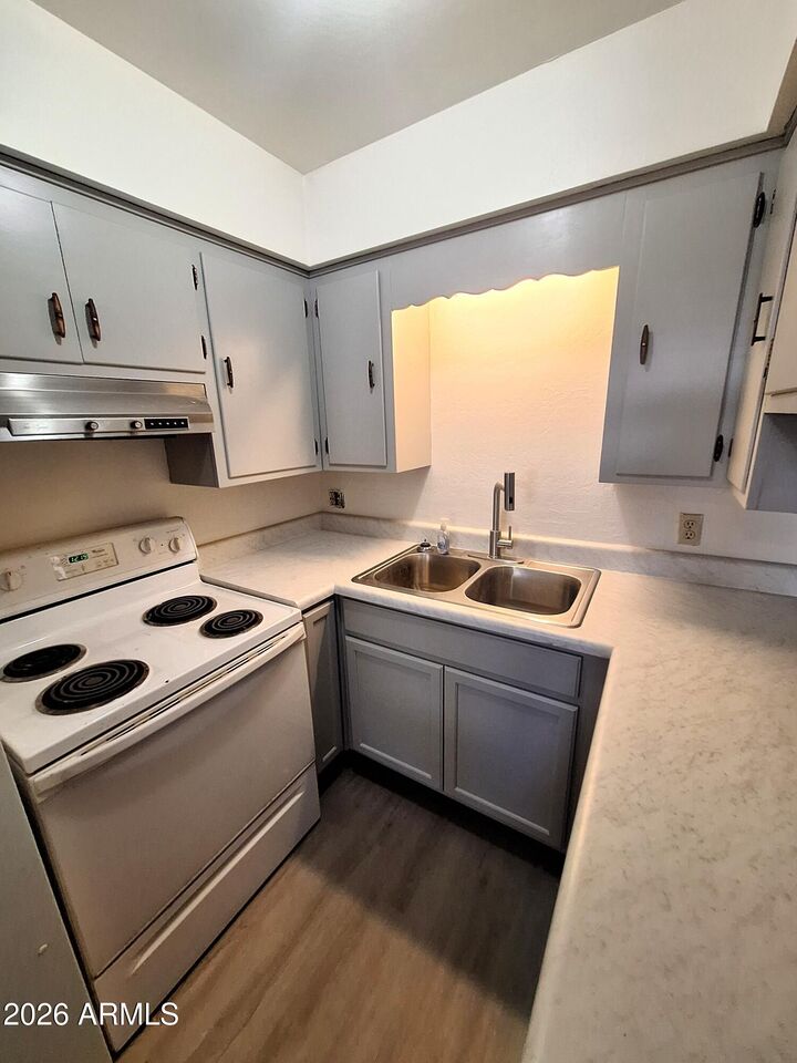 Property Photo: 36 W Pasadena Avenue Apt 2 AZ 85013
