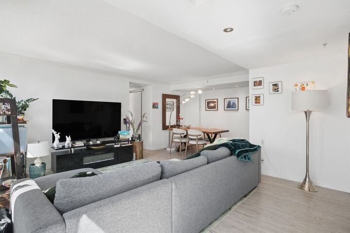 Property Photo:  1367 Alberni Street 2803  BC V6E 4R9 