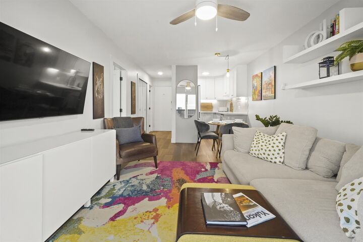 Property Photo: 2033 W 7th Avenue 200 BC V6J 1T3