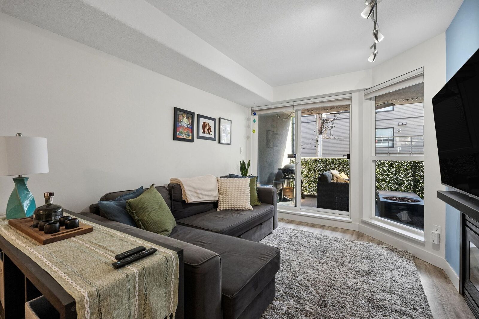 Property Photo:  988 W 21st Avenue 208  BC V5Z 1Z1 