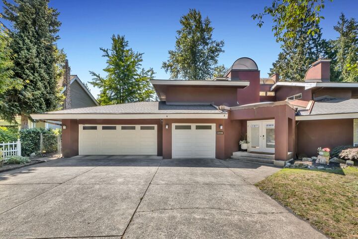 Property Photo: 12936 21B Avenue BC V4A 7L4