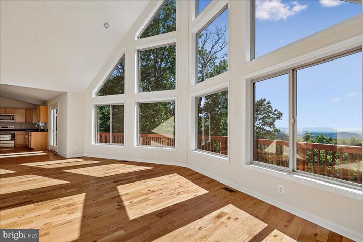 Property Photo:  250 Lafayette Lane  VA 20130 
